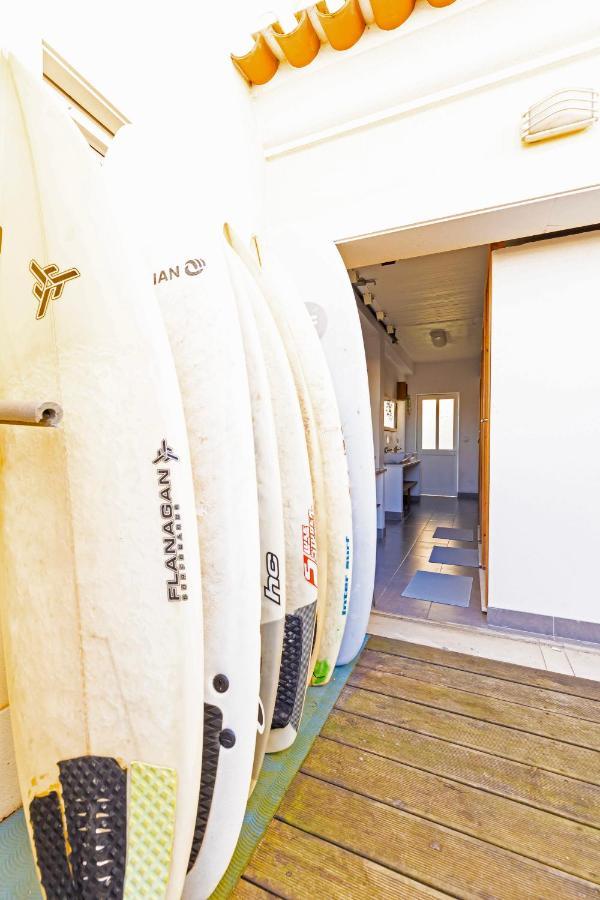 Pineapple Surf House Albergue Peniche Exterior foto